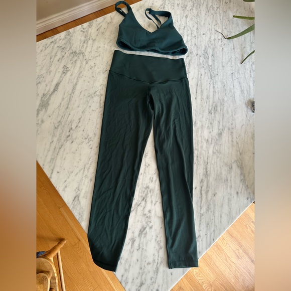 OFFLINE AERIE RIBBED PLUNGE SPORTS BRA & OFFLINE Real Me XTRA Hold Up Legging - Picture 3 of 15